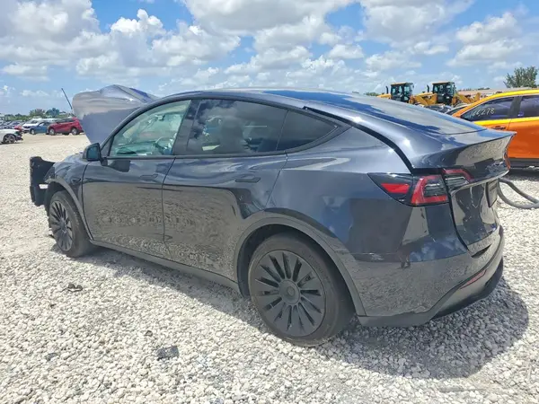 7SAYGDED1RF034256 2024 TESLA MODEL Y - Image 2