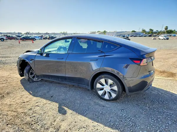 7SAYGDED1RF044060 2024 TESLA MODEL Y - Image 2