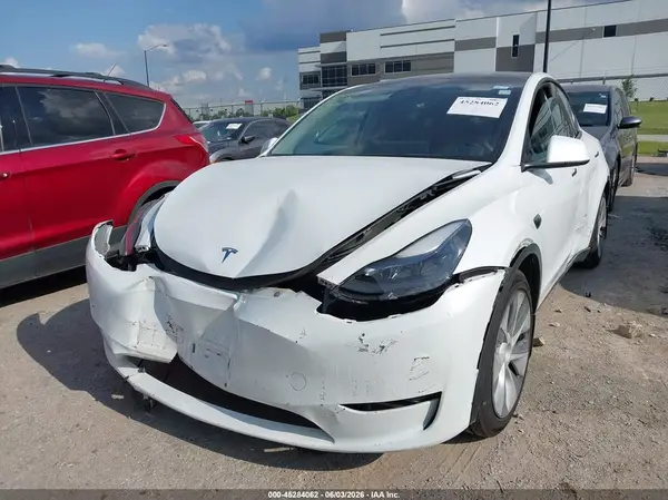 7SAYGDED1RF047606 2024 TESLA MODEL Y - Image 2