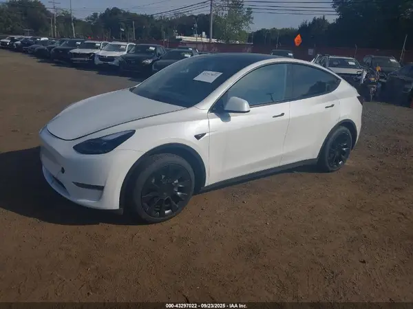 7SAYGDED1RF047637 2024 TESLA MODEL Y - Image 2