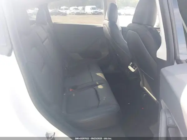 7SAYGDED1RF047637 2024 TESLA MODEL Y - Image 8