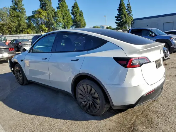 7SAYGDED1RF055396 2024 TESLA MODEL Y - Image 2