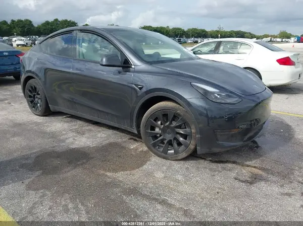 7SAYGDED1RF057603 2024 TESLA MODEL Y - Image 1
