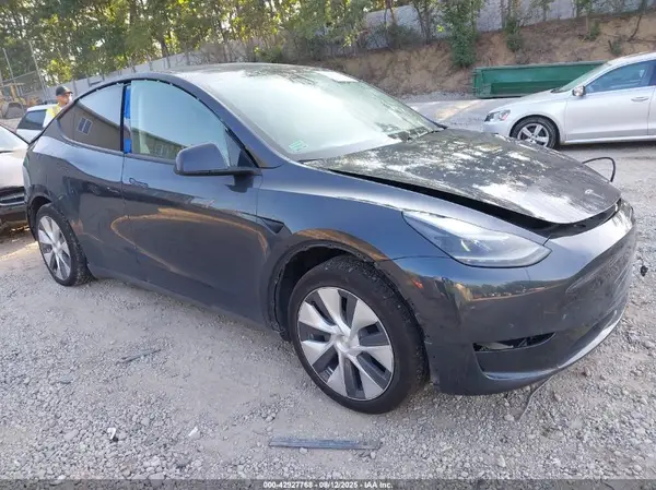 7SAYGDED1RF072568 2024 TESLA MODEL Y - Image 1