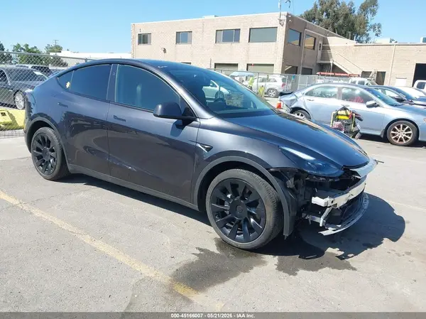 7SAYGDED1RF102247 2024 TESLA MODEL Y - Image 1