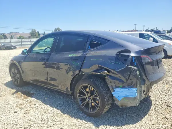 7SAYGDED1RF103835 2024 TESLA MODEL Y - Image 2