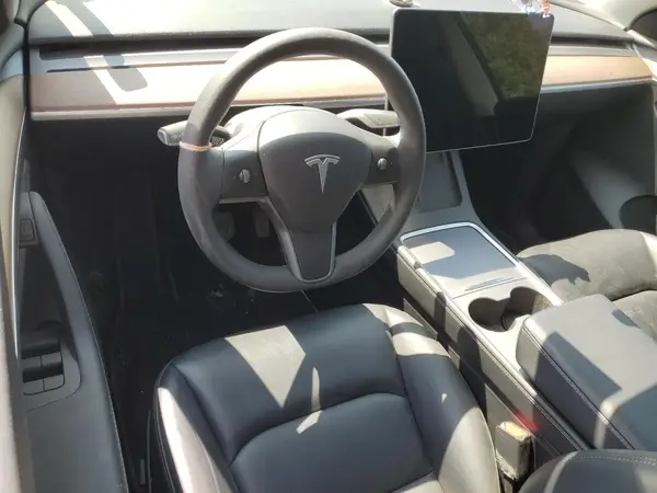 7SAYGDED1RF107643 2024 TESLA MODEL Y - Image 8