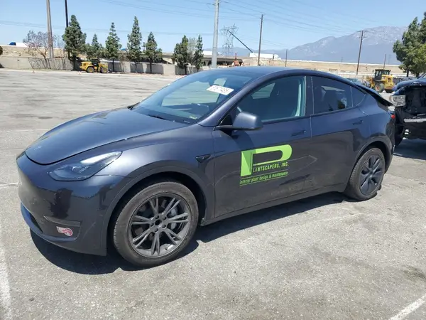 7SAYGDED1RF117668 2024 TESLA MODEL Y - Image 1