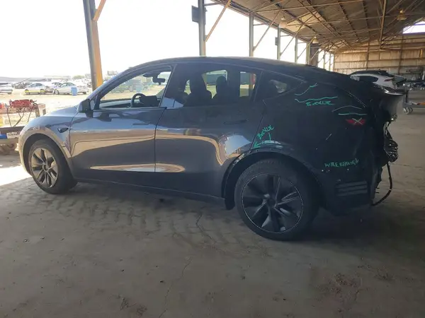 7SAYGDED1RF128427 2024 TESLA MODEL Y - Image 2