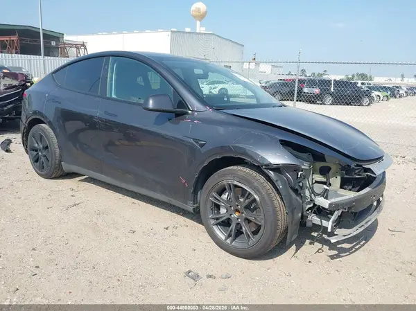 7SAYGDED1RF152274 2024 TESLA MODEL Y - Image 1