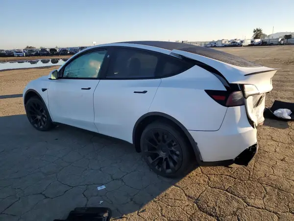 7SAYGDED1RF154851 2024 TESLA MODEL Y - Image 2
