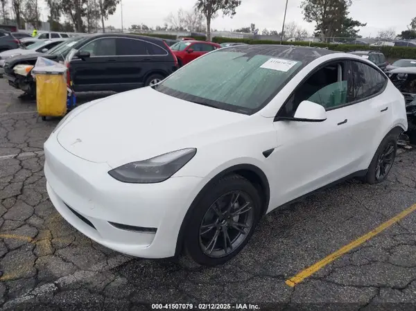 7SAYGDED1RF157362 2024 TESLA MODEL Y - Image 2