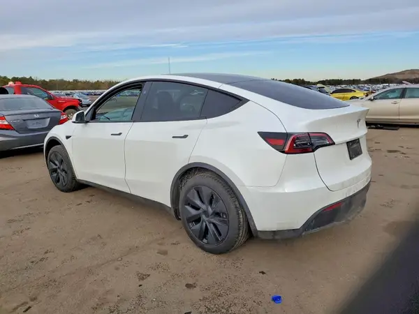 7SAYGDED1RF162349 2024 TESLA MODEL Y - Image 2