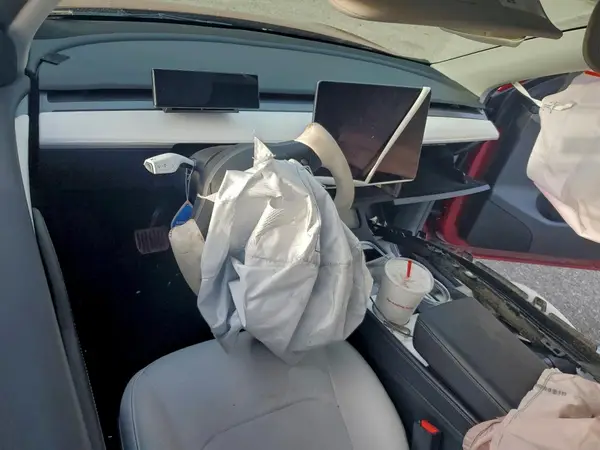 7SAYGDED1RF164960 2024 TESLA MODEL Y - Image 8
