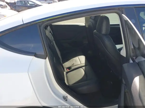 7SAYGDED1RF166854 2024 TESLA MODEL Y - Image 8