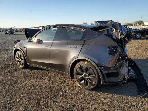 7SAYGDED1RF179118 2024 TESLA MODEL Y - Image 2