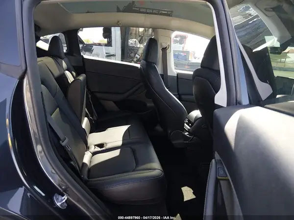 7SAYGDED1RF185257 2024 TESLA MODEL Y - Image 8