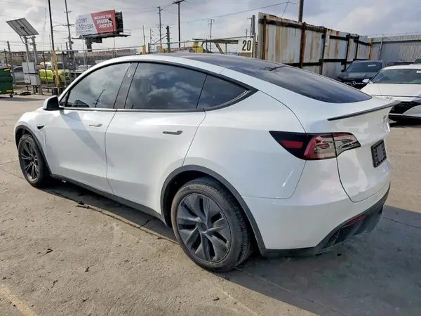 7SAYGDED1RF193049 2024 TESLA MODEL Y - Image 2