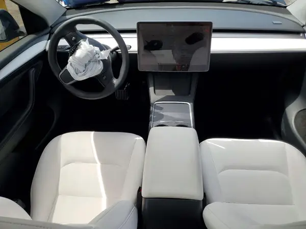 7SAYGDED1RF195030 2024 TESLA MODEL Y - Image 8
