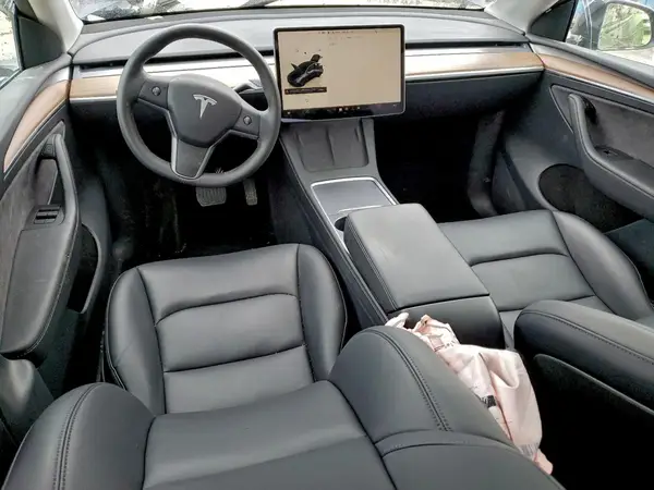 7SAYGDED1RF195304 2024 TESLA MODEL Y - Image 8