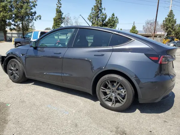 7SAYGDED1RF197778 2024 TESLA MODEL Y - Image 2