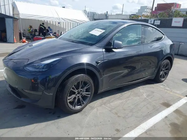 7SAYGDED1RF199482 2024 TESLA MODEL Y - Image 2