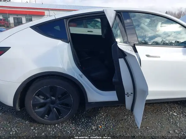 7SAYGDED1RF213154 2024 TESLA MODEL Y - Image 8