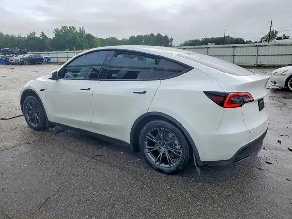 7SAYGDED1SA345656 2025 TESLA MODEL Y - Image 2