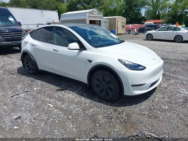 7SAYGDED1SA348492 2025 TESLA MODEL Y - Image 1