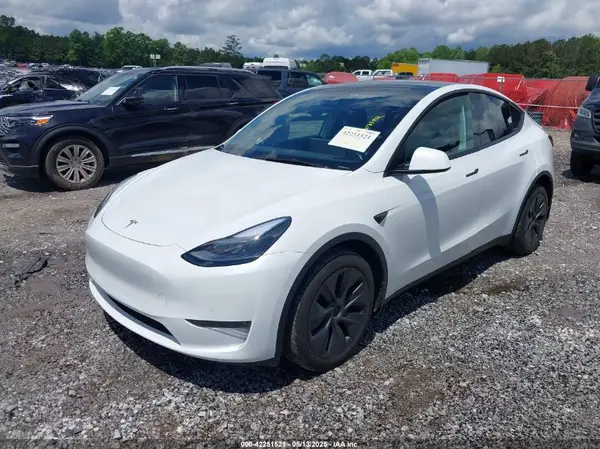 7SAYGDED1SA348492 2025 TESLA MODEL Y - Image 2