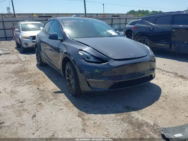 7SAYGDED1SA357841 2025 TESLA MODEL Y - Image 1