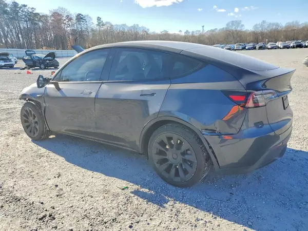 7SAYGDED1SA365258 2025 TESLA MODEL Y - Image 2