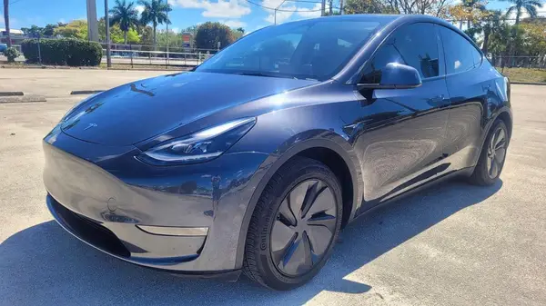 7SAYGDED1SA365292 2025 TESLA MODEL Y - Image 2