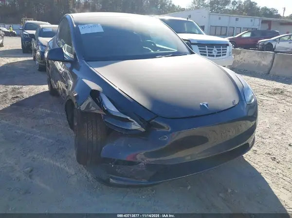 7SAYGDED1SA365339 2025 TESLA MODEL Y - Image 1
