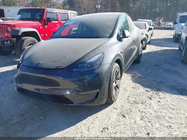 7SAYGDED1SA365339 2025 TESLA MODEL Y - Image 2