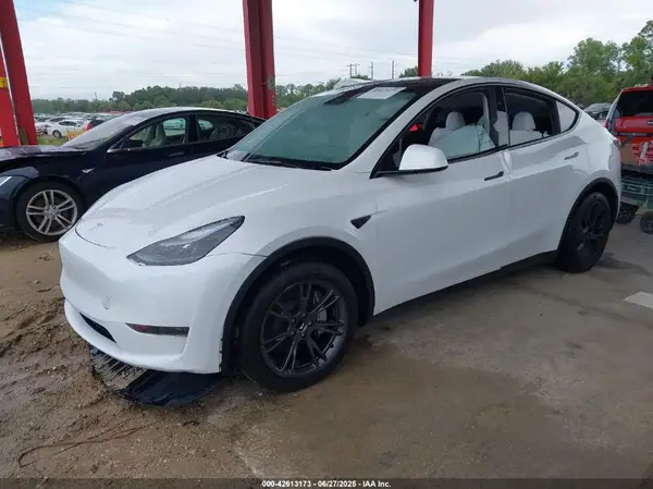 7SAYGDED1SA366071 2025 TESLA MODEL Y - Image 2
