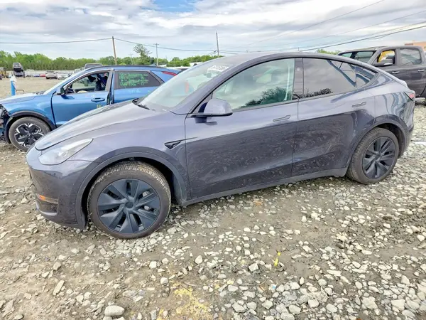 7SAYGDED1SA371352 2025 TESLA MODEL Y - Image 1
