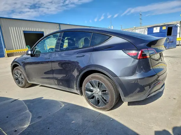7SAYGDED1SA374784 2025 TESLA MODEL Y - Image 2