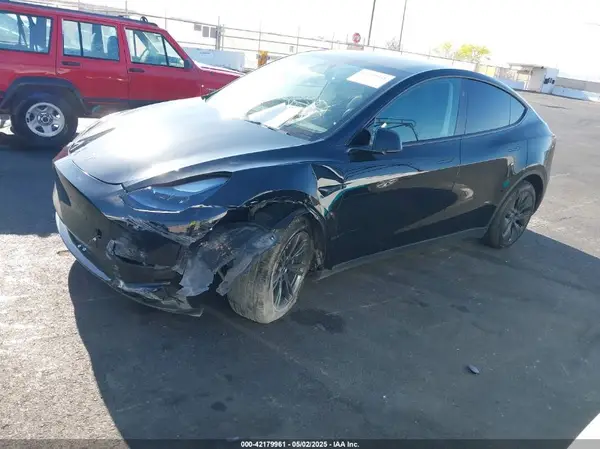 7SAYGDED1SF217131 2025 TESLA MODEL Y - Image 2