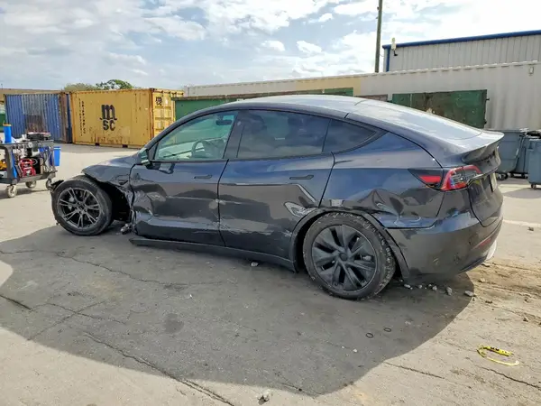 7SAYGDED1SF220918 2025 TESLA MODEL Y - Image 2