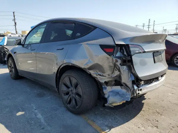 7SAYGDED1SF224466 2025 TESLA MODEL Y - Image 2
