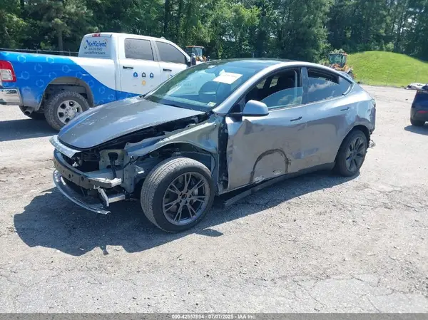 7SAYGDED1SF226587 2025 TESLA MODEL Y - Image 2