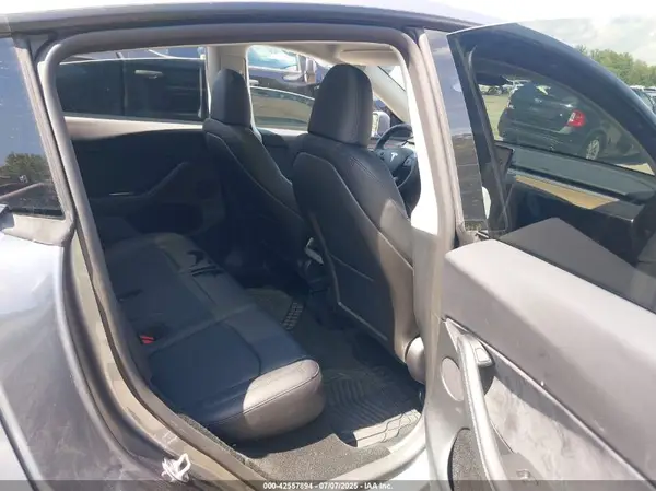 7SAYGDED1SF226587 2025 TESLA MODEL Y - Image 8