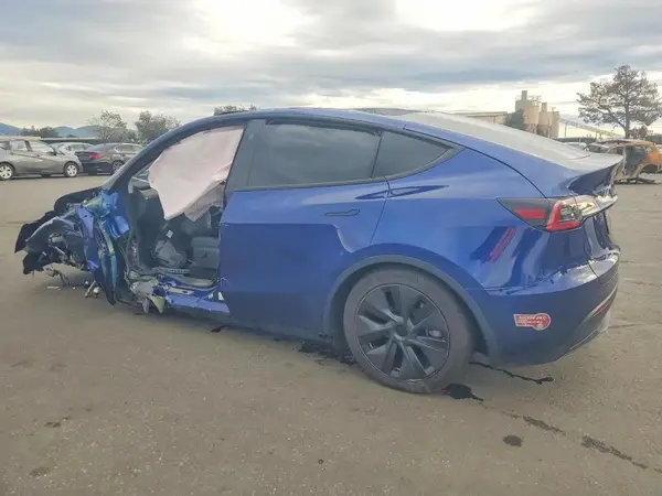7SAYGDED1SF236715 2025 TESLA MODEL Y - Image 2