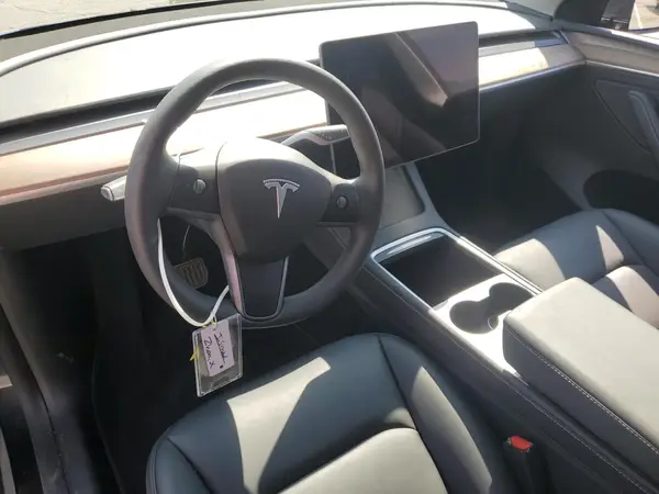 7SAYGDED1SF239968 2025 TESLA MODEL Y - Image 8