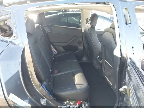 7SAYGDED1SF245334 2025 TESLA MODEL Y - Image 8