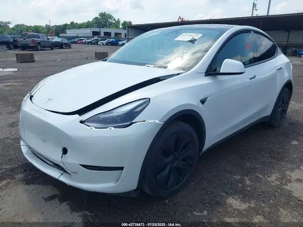 7SAYGDED1SF247293 2025 TESLA MODEL Y - Image 2