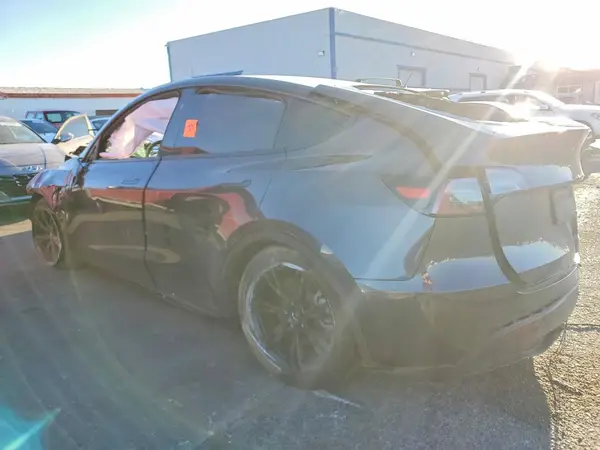 7SAYGDED1SF253109 2025 TESLA MODEL Y - Image 2