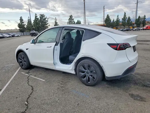 7SAYGDED1SF255166 2025 TESLA MODEL Y - Image 2