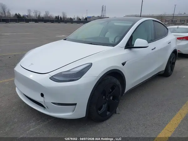 7SAYGDED1SF261596 2025 TESLA MODEL Y - Image 2